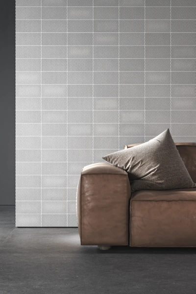 Mur de petits carreaux avec un motif de textures disponible en plusieurs couleurs