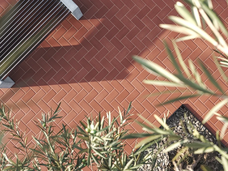 Sol de terrasse en pavés de faible épaisseur