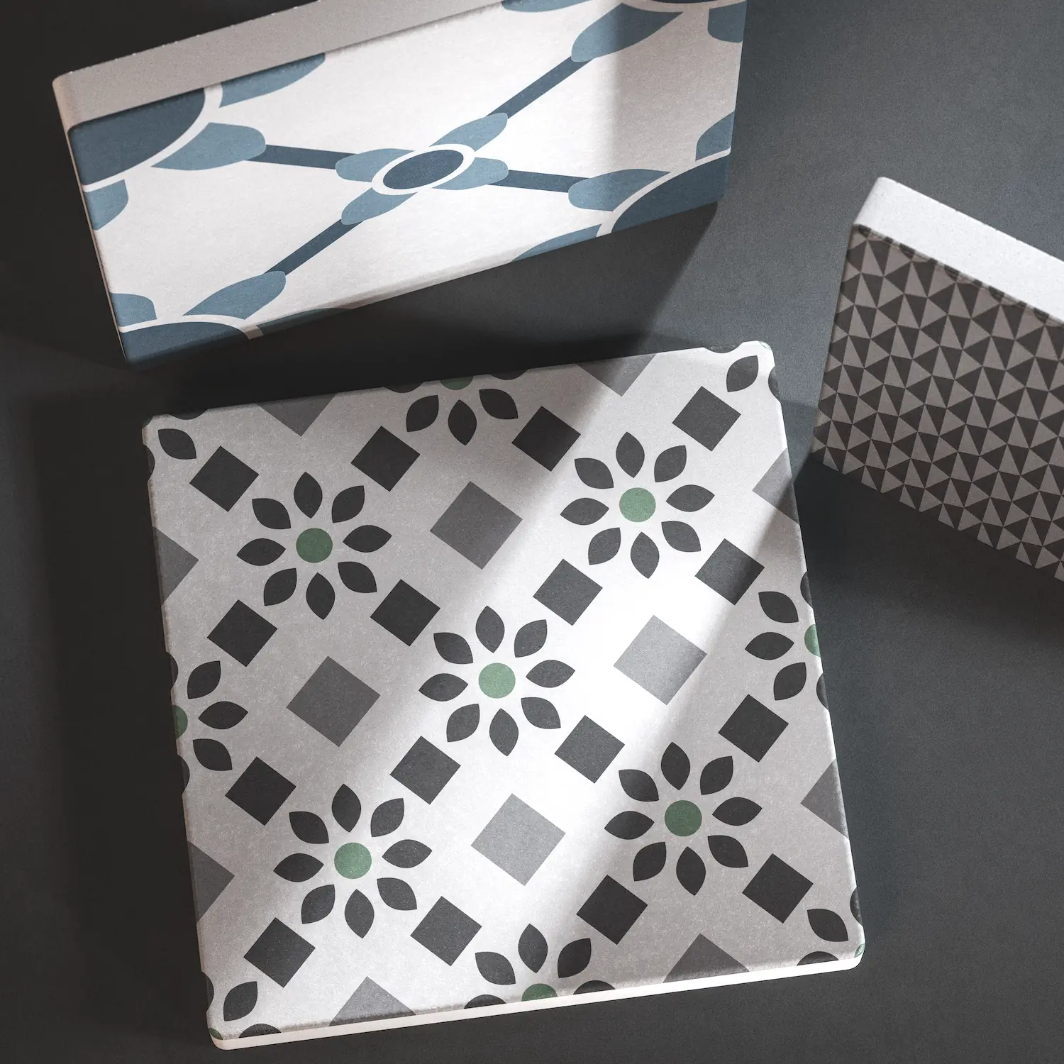 Carrelages pour salle de bain et cuisine Détail de carreau décoratif mat naturel pour crédences de salles de bain et cuisines