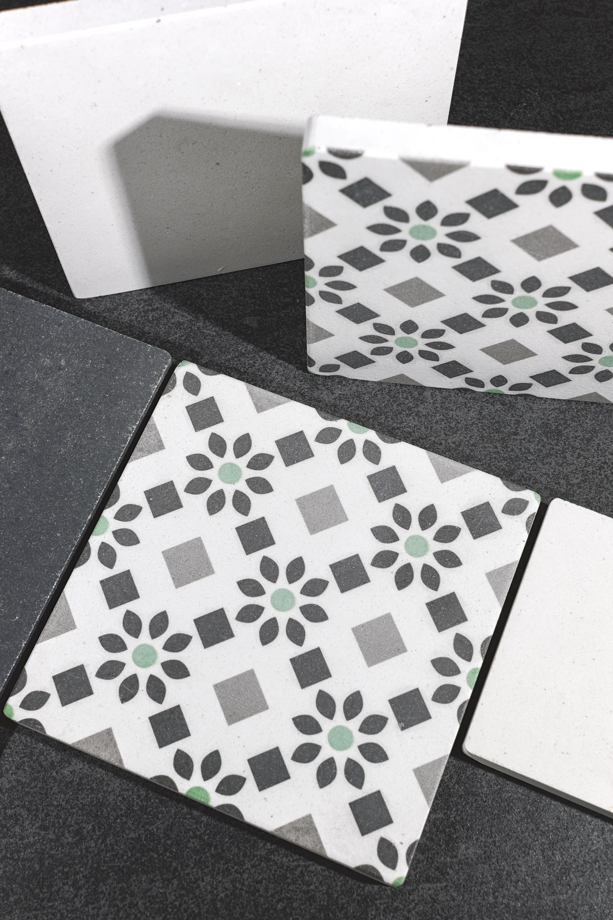 Carrelages décoratifs pour salles de bains et cuisines