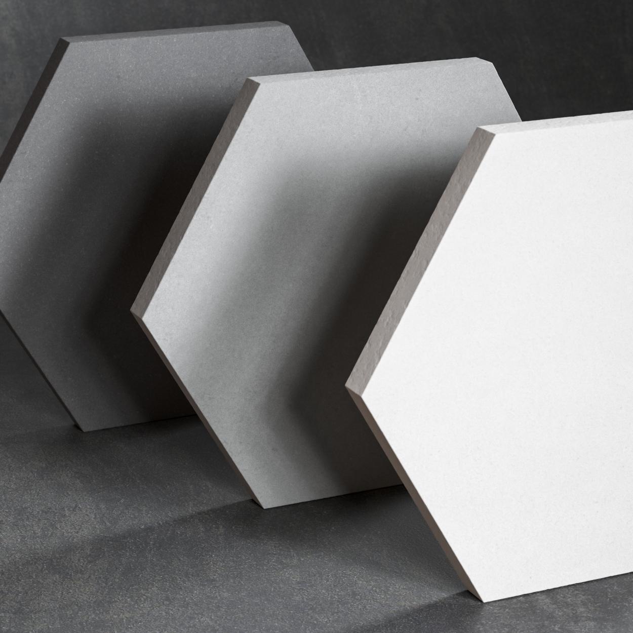 Carrelage hexagonal sur trois socles en ciment