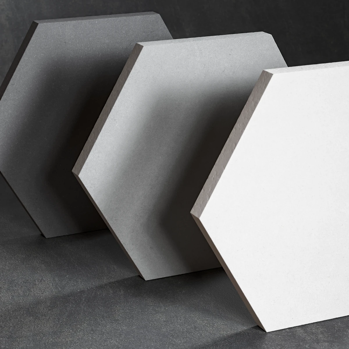 Vue de dessus de trois pièces de carreaux de la collection Organic