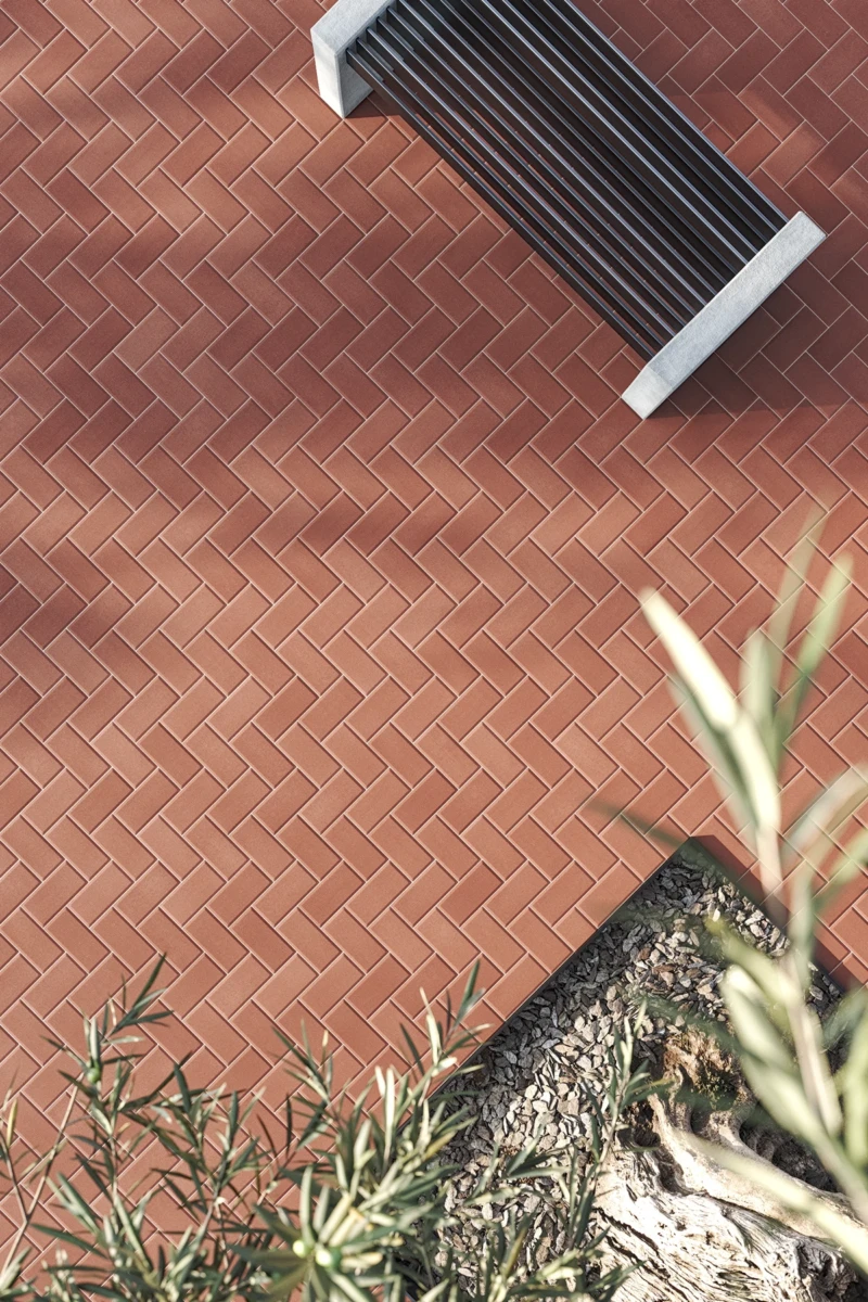 Pavés en béton rouge terracotta